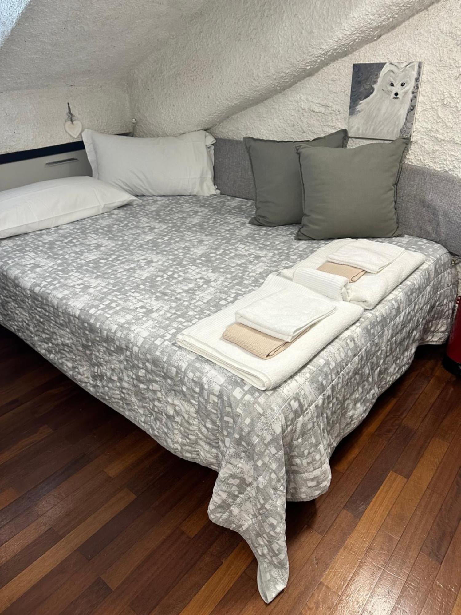 Porta Venezia - San Babila Milano Apartment Luaran gambar